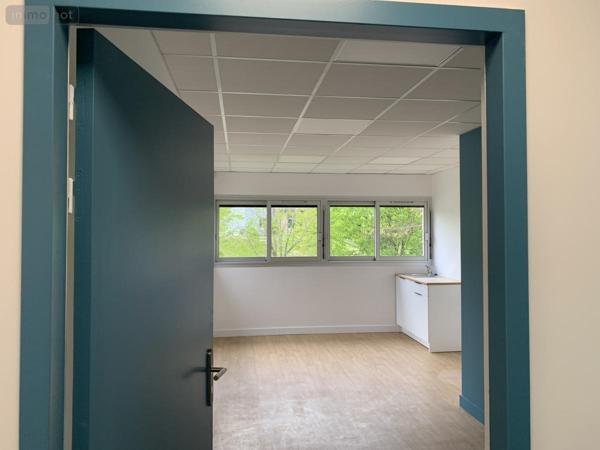 Fonds et/ou murs commerciaux à louer à Ploemeur dans le Morbihan (56270), ref : 56082-L72