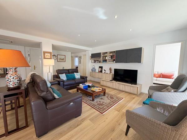 HYERES - Appartement T4 de 120 m² - Terrasse - Garage