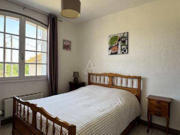 Magnac-sut-Touvre, maison 4 chb sur sous-sol semi enterré