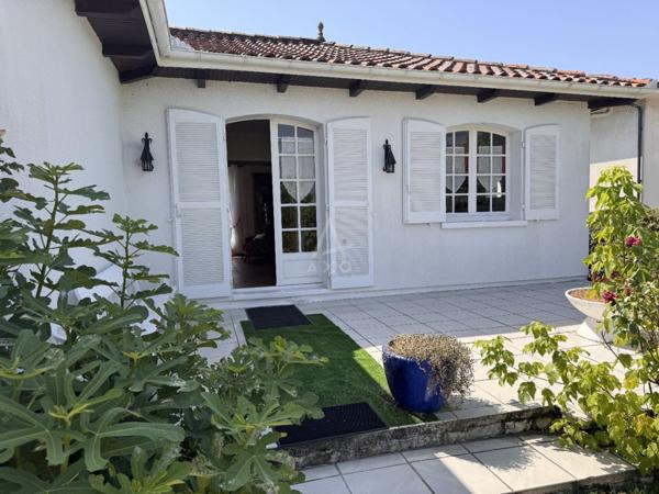 Magnac-sut-Touvre, maison 4 chb sur sous-sol semi enterré