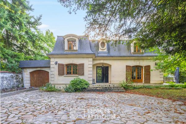 Demeure de charme avec piscine et dépendance