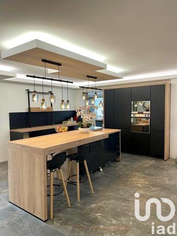 Appartement 5 pièces de 136 m² à Villeneuve-Loubet (06270)