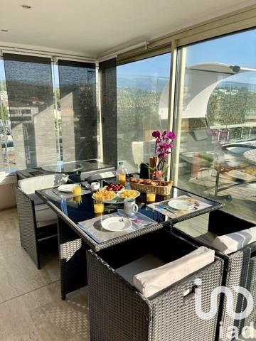 Appartement 5 pièces de 136 m² à Villeneuve-Loubet (06270)