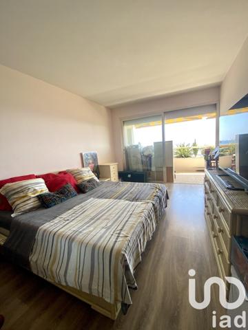 Appartement 5 pièces de 136 m² à Villeneuve-Loubet (06270)
