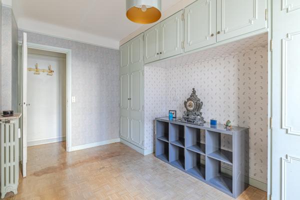 Secteur Victor Hugo / Rue de la Pompe - Joli 4 pièces à rénover