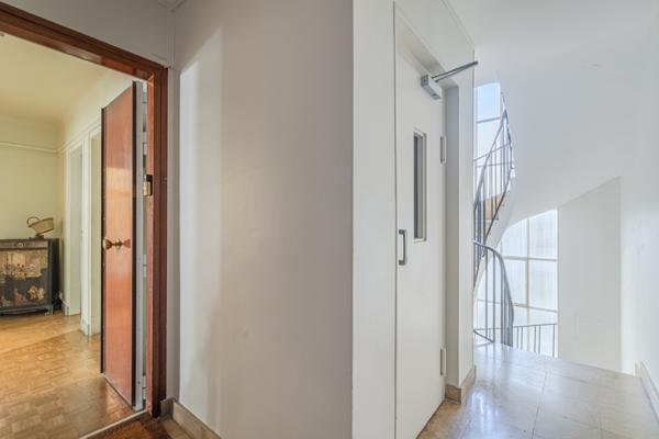 Secteur Victor Hugo / Rue de la Pompe - Joli 4 pièces à rénover