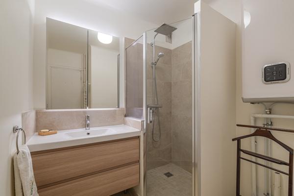 Secteur Victor Hugo / Rue de la Pompe - Joli 4 pièces à rénover