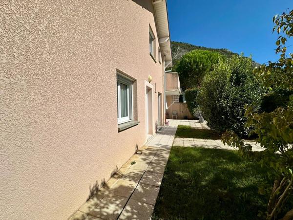 Maison contemporaine 6 pièces – 156 m² habitables – Terrain de 801 m²