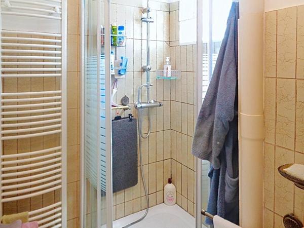 Saint Bonnet Laval(48), maison de 200 m2, 6 chambres avec 1866 m2 de terrain
