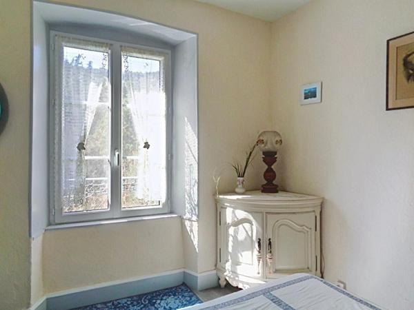 Saint Bonnet Laval(48), maison de 200 m2, 6 chambres avec 1866 m2 de terrain