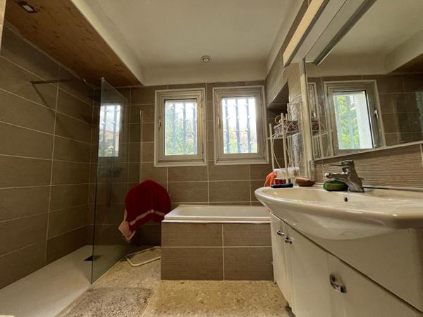 Maison familiale 5 pièces de 150 m2 sur près de 1 000 m² à Prats De Mollo La Preste