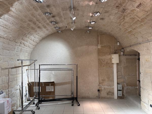 75002 - SENTIER - LOCAL COMMERCIAL - 177 M2