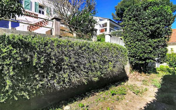 Maison à vendre    4 pièces • 90 m2 Saint-Mandrier-sur-Mer