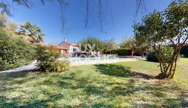 MAZAN - MAISON TRADITIONNELLE 137 M² - PISCINE - DOUBLE GARAGE - 3 429 M² DE TERRAIN - CALME ABSOLU