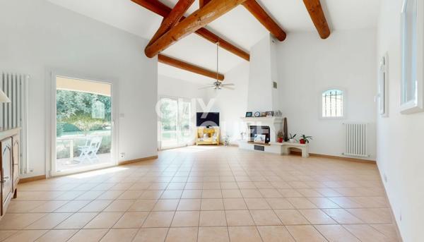 MAZAN - MAISON TRADITIONNELLE 137 M² - PISCINE - DOUBLE GARAGE - 3 429 M² DE TERRAIN - CALME ABSOLU