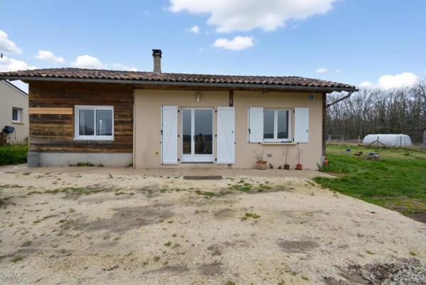 St Méard de Gurson, maison  2 chambres + 2500 m² terrain