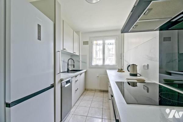 PROCHE CENTRE-VILLE - APPARTEMENT - 3 PIECES - 66m2 - RENOVE 