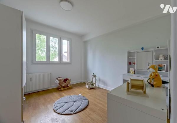 PROCHE CENTRE-VILLE - APPARTEMENT - 3 PIECES - 66m2 - RENOVE 
