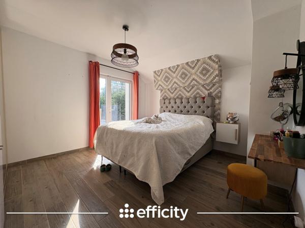Maison
         6 pièces
        - 172 m² 292 000 € *