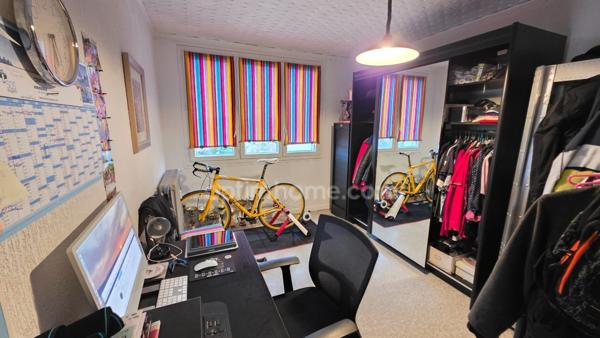 PROCHE CARMES BEL APPARTEMENT RENOVE AU 4 EME ETAGE SANS ASCENSEUR AVEC GARAGE ET CAVE