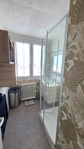 PROCHE CARMES BEL APPARTEMENT RENOVE AU 4 EME ETAGE SANS ASCENSEUR AVEC GARAGE ET CAVE