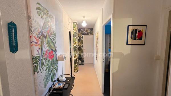PROCHE CARMES BEL APPARTEMENT RENOVE AU 4 EME ETAGE SANS ASCENSEUR AVEC GARAGE ET CAVE