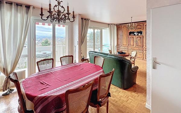 Appartement à vendre    5 pièces • 107 m2 Tassin-la-Demi-Lune