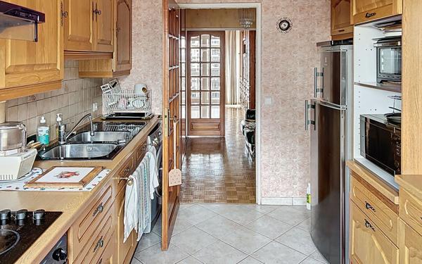 Appartement à vendre    5 pièces • 107 m2 Tassin-la-Demi-Lune