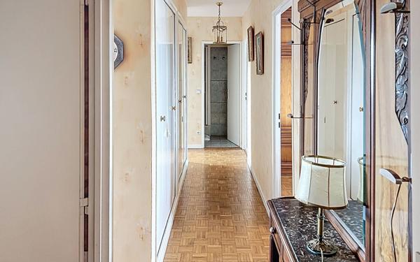 Appartement à vendre    5 pièces • 107 m2 Tassin-la-Demi-Lune