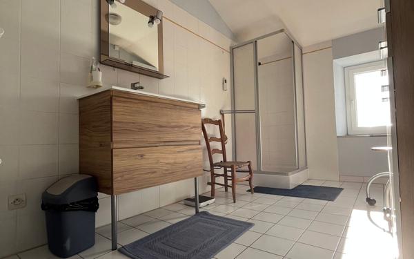 Maison à vendre    7 pièces •  Benet