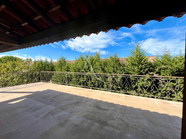 VILLA FAMILIALE DE 243M2 AVEC JARDIN PUIT ATELIER