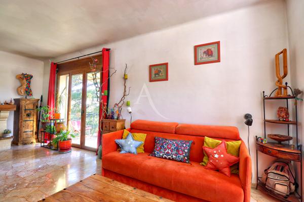 VILLA FAMILIALE DE 243M2 AVEC JARDIN PUIT ATELIER