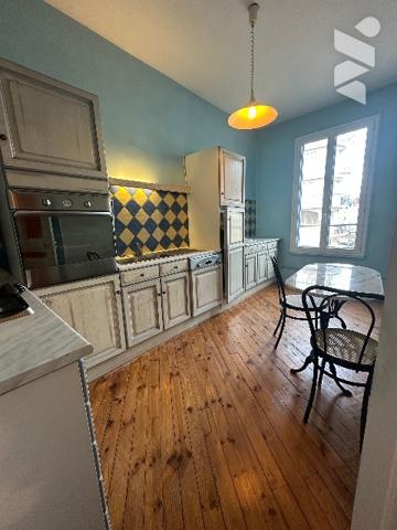 Appartement en centre ville de Vichy avec garage