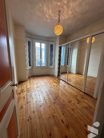 Appartement en centre ville de Vichy avec garage