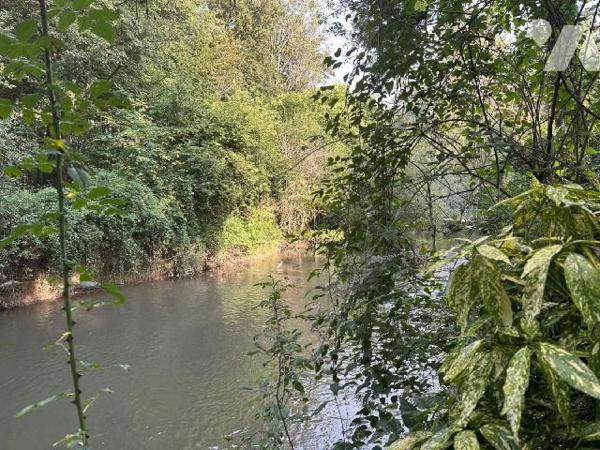 VERNOU SUR BRENNE,Superbe Coup de peche, Terrain de loisirs - Un terrain de loisirs non raccord...