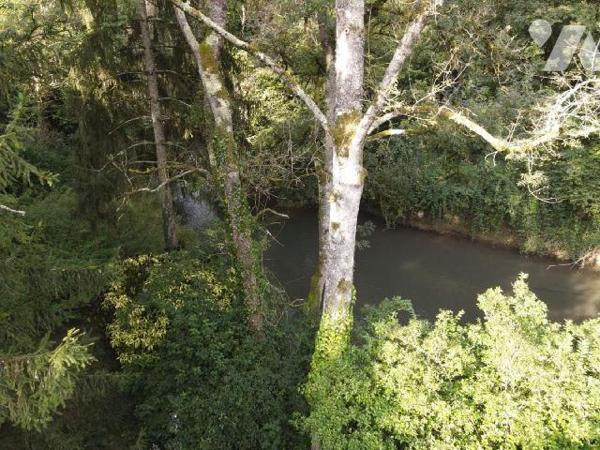 VERNOU SUR BRENNE,Superbe Coup de peche, Terrain de loisirs - Un terrain de loisirs non raccord...