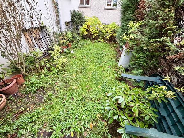 Maison de ville rare, atypique et pleine de charme.