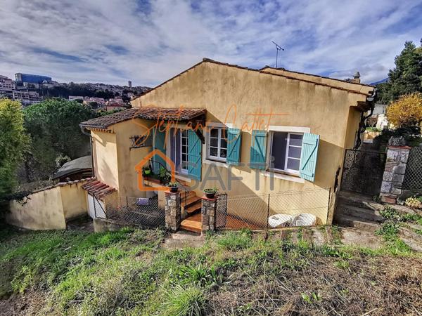 Villa 5P + 3P d'environ 203 m² sur un terrain d'environ 1900 m²