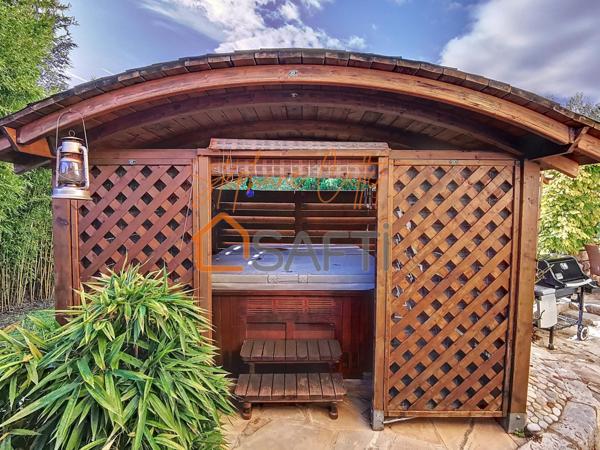 Villa 5P + 3P d'environ 203 m² sur un terrain d'environ 1900 m²