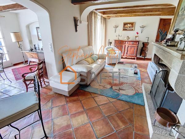 Villa 5P + 3P d'environ 203 m² sur un terrain d'environ 1900 m²