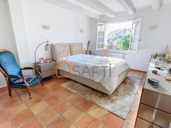 Villa 5P + 3P d'environ 203 m² sur un terrain d'environ 1900 m²