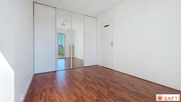 APPARTEMENT LUMINEUX AVEC PARKING