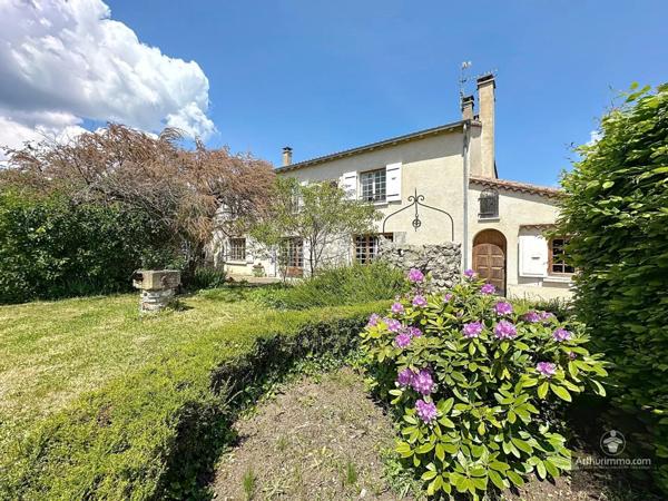 Vente Maison 10 pièces 240 m2 à Renaison