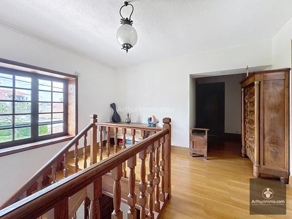 Vente Maison 10 pièces 240 m2 à Renaison