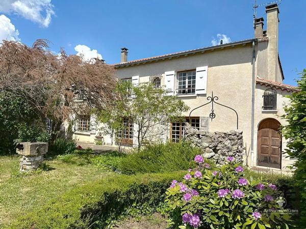 Vente Maison 10 pièces 240 m2 à Renaison