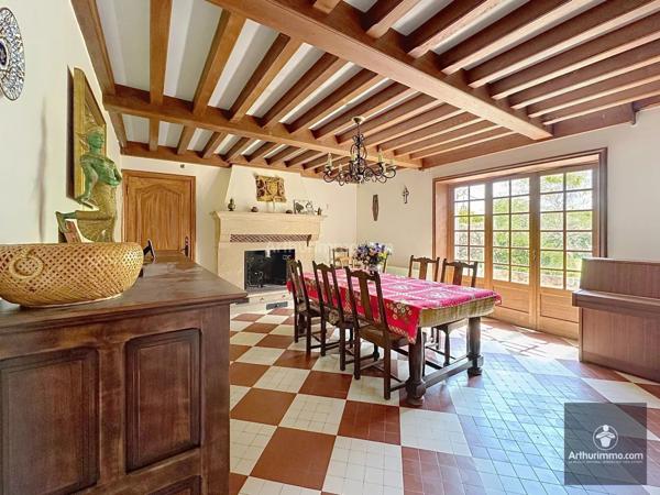 Vente Maison 10 pièces 240 m2 à Renaison