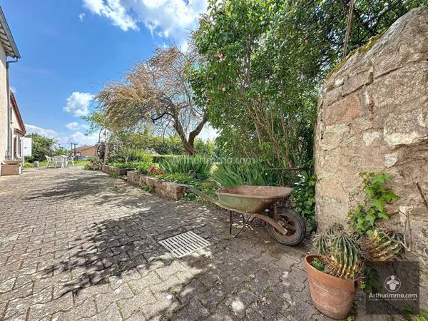 Vente Maison 10 pièces 240 m2 à Renaison