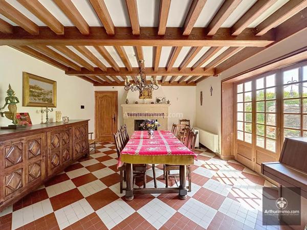 Vente Maison 10 pièces 240 m2 à Renaison