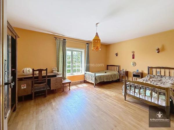 Vente Maison 10 pièces 240 m2 à Renaison