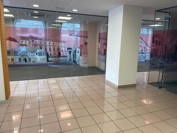 Local commercial 177 m²